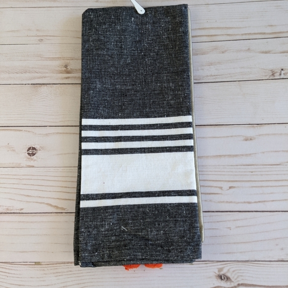 A Wee Bit Wicked Cute Ghost Halloween Dish Towels (2) Pom Pom Accent New - Picture 3 of 3